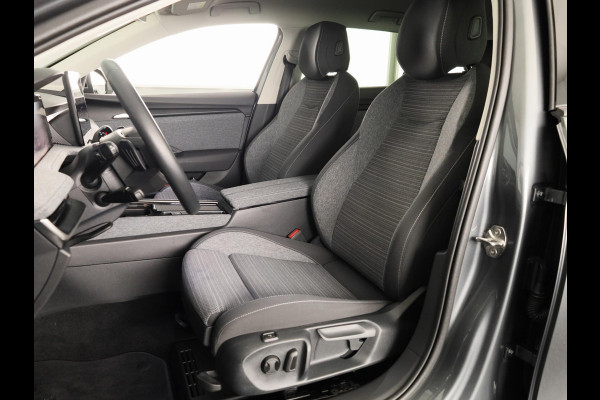 Škoda Superb Combi Business Edition 1.5 MHEV 150pk DSG-7 | Navigatie | Parkeercamera | Verwarmbare voorstoelen en achterbank | 18 inch Lichtmetalen velgen | Verlengde garantie