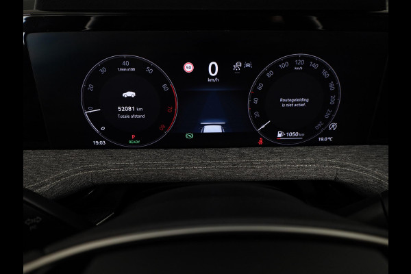 Škoda Superb Combi Business Edition 1.5 MHEV 150pk DSG-7 | Navigatie | Parkeercamera | Verwarmbare voorstoelen en achterbank | 18 inch Lichtmetalen velgen | Verlengde garantie