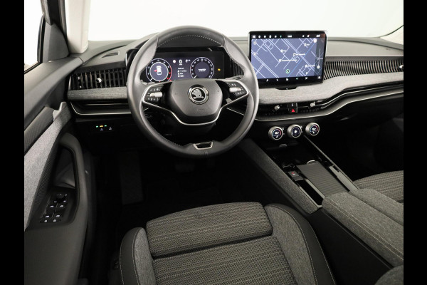 Škoda Superb Combi Business Edition 1.5 MHEV 150pk DSG-7 | Navigatie | Parkeercamera | Verwarmbare voorstoelen en achterbank | 18 inch Lichtmetalen velgen | Verlengde garantie