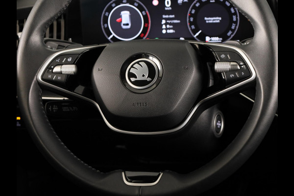 Škoda Superb Combi Business Edition 1.5 MHEV 150pk DSG-7 | Navigatie | Parkeercamera | Verwarmbare voorstoelen en achterbank | 18 inch Lichtmetalen velgen | Verlengde garantie