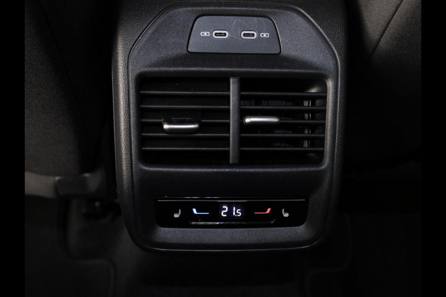 Škoda Superb Combi Business Edition 1.5 MHEV 150pk DSG-7 | Navigatie | Parkeercamera | Verwarmbare voorstoelen en achterbank | 18 inch Lichtmetalen velgen | Verlengde garantie