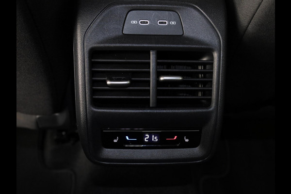 Škoda Superb Combi Business Edition 1.5 MHEV 150pk DSG-7 | Navigatie | Parkeercamera | Verwarmbare voorstoelen en achterbank | 18 inch Lichtmetalen velgen | Verlengde garantie