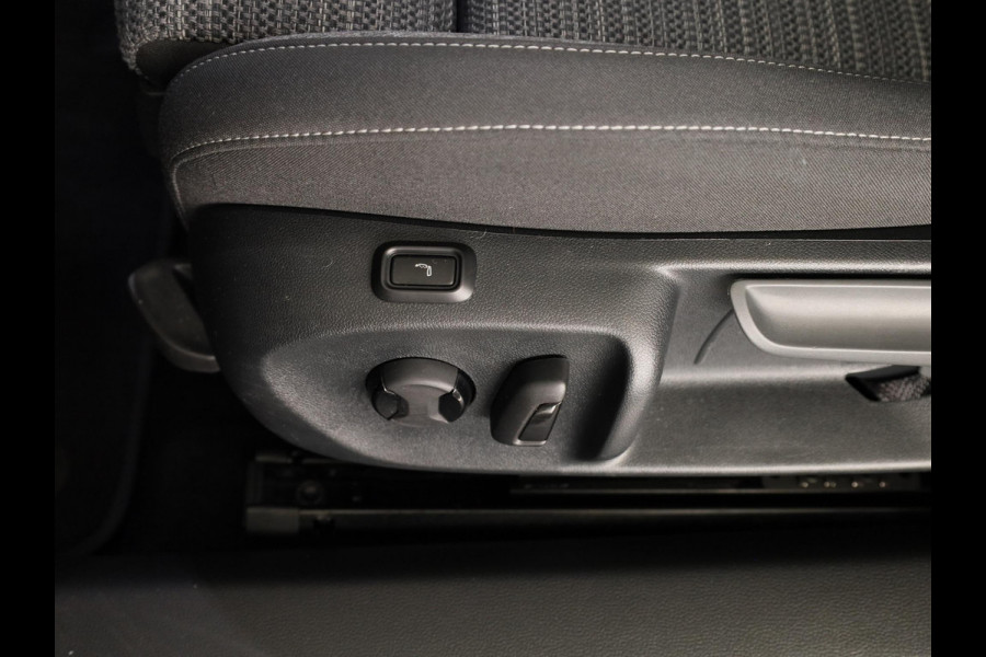 Škoda Superb Combi Business Edition 1.5 MHEV 150pk DSG-7 | Navigatie | Parkeercamera | Verwarmbare voorstoelen en achterbank | 18 inch Lichtmetalen velgen | Verlengde garantie