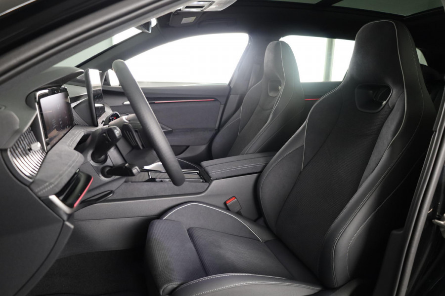 Škoda Superb combi Sportline Business PHEV 1.5 TSI 204 pk 6 versn. DSG | Travel assist plus | Panoramadak | Canton | 19 inch lichtmetalen velgen