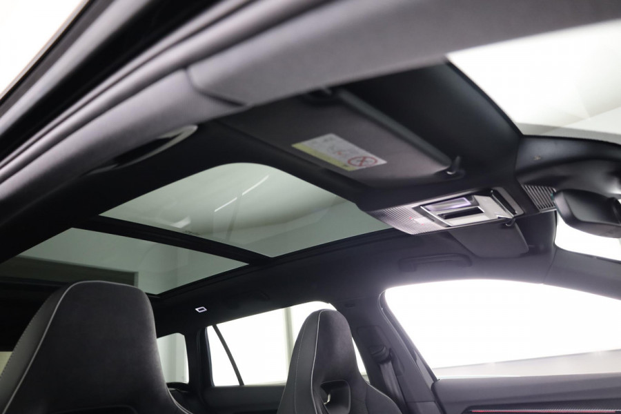 Škoda Superb combi Sportline Business PHEV 1.5 TSI 204 pk 6 versn. DSG | Travel assist plus | Panoramadak | Canton | 19 inch lichtmetalen velgen