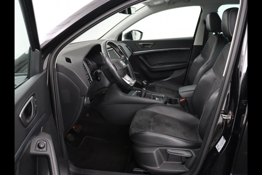Seat Ateca 1.5 TSI Style Intense | Trekhaak | Leder/Alcantara | Carplay | Camera | Park Assist | Full LED | Navigatie | Climate control | Cruise control | Bluetooth