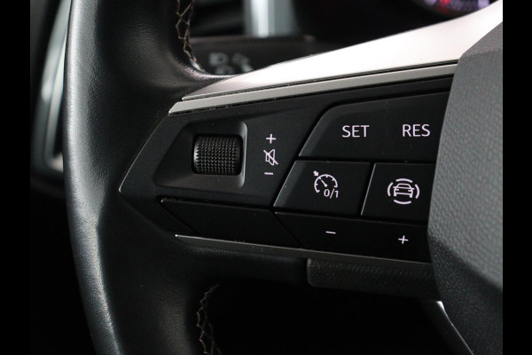 Seat Ateca 1.5 TSI Style Intense | Trekhaak | Leder/Alcantara | Carplay | Camera | Park Assist | Full LED | Navigatie | Climate control | Cruise control | Bluetooth