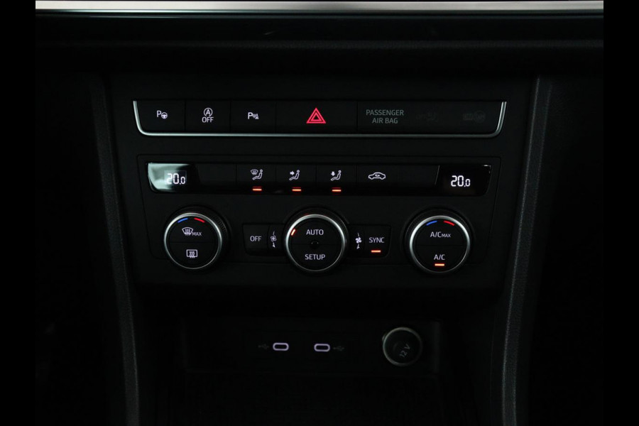 Seat Ateca 1.5 TSI Style Intense | Trekhaak | Leder/Alcantara | Carplay | Camera | Park Assist | Full LED | Navigatie | Climate control | Cruise control | Bluetooth