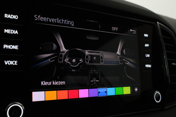 Škoda Karoq 1.5 TSI ACT Style > Camera/Trekhaak/ACC/Stoelverwarming/All season banden...