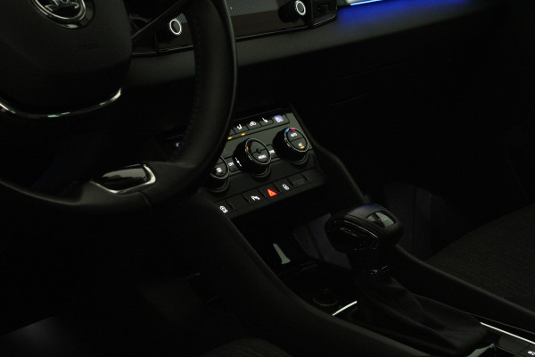 Škoda Karoq 1.5 TSI ACT Style > Camera/Trekhaak/ACC/Stoelverwarming/All season banden...