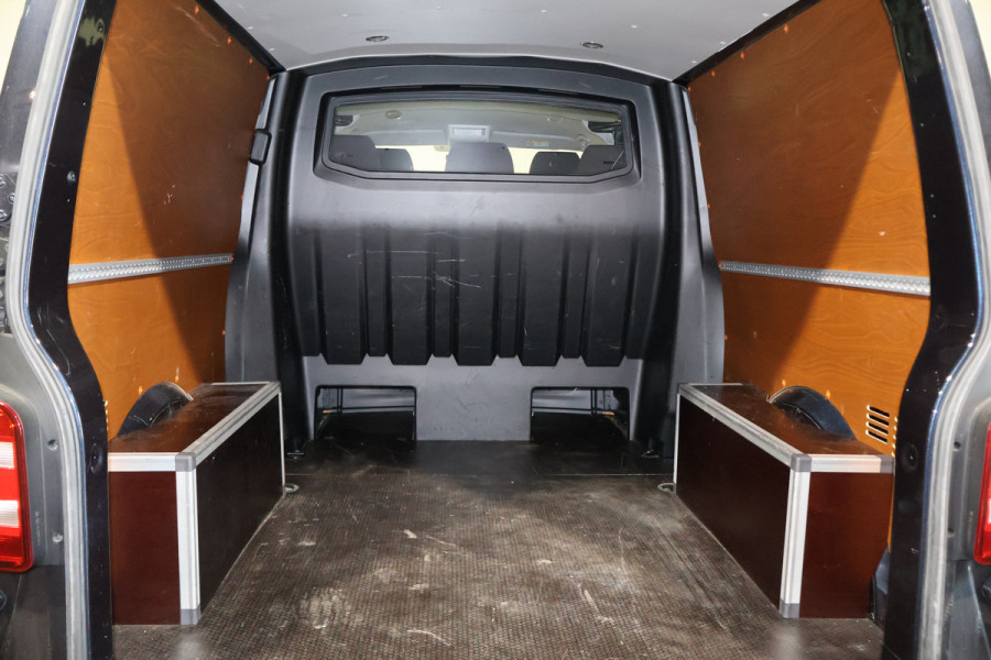 Volkswagen Transporter 2.0 TDI 150pk Automaat L2 H1 DC 2x Schuifdeur