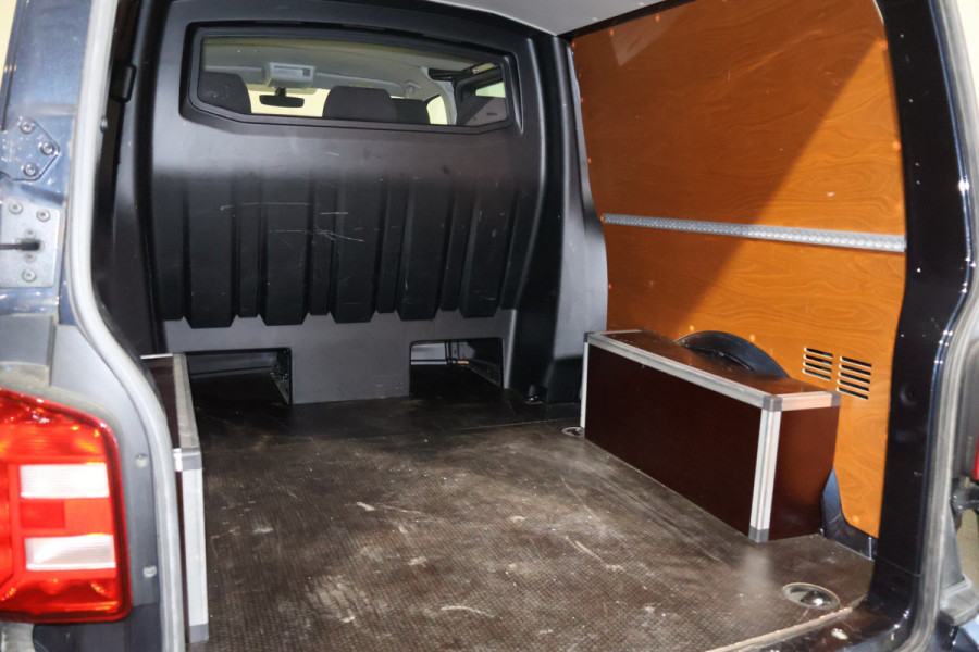 Volkswagen Transporter 2.0 TDI 150pk Automaat L2 H1 DC 2x Schuifdeur