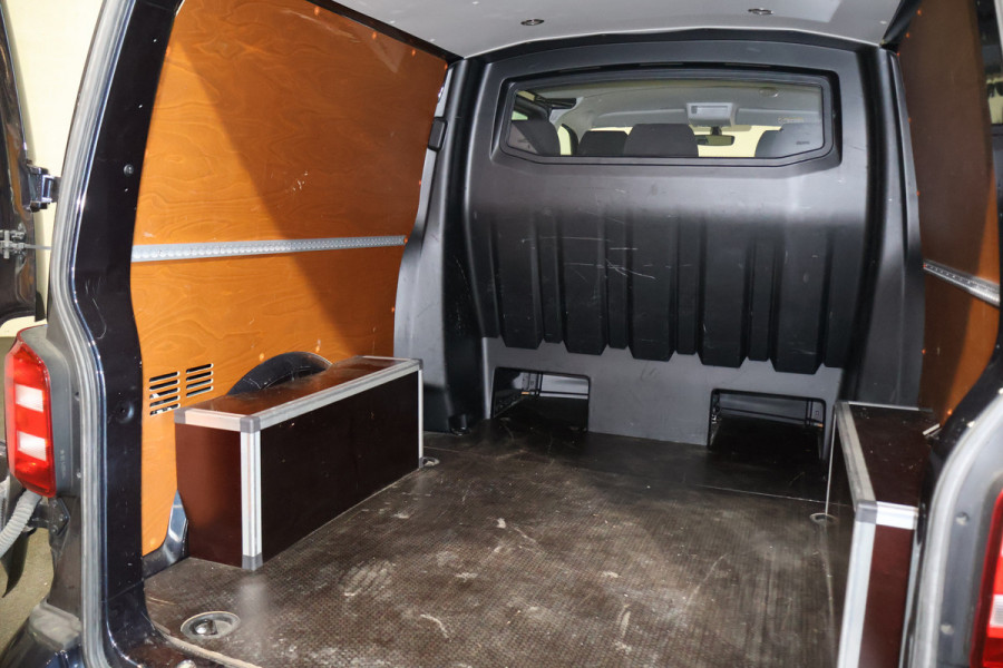 Volkswagen Transporter 2.0 TDI 150pk Automaat L2 H1 DC 2x Schuifdeur