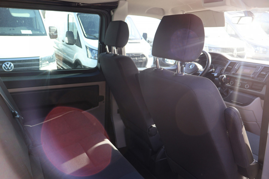 Volkswagen Transporter 2.0 TDI 150pk Automaat L2 H1 DC 2x Schuifdeur