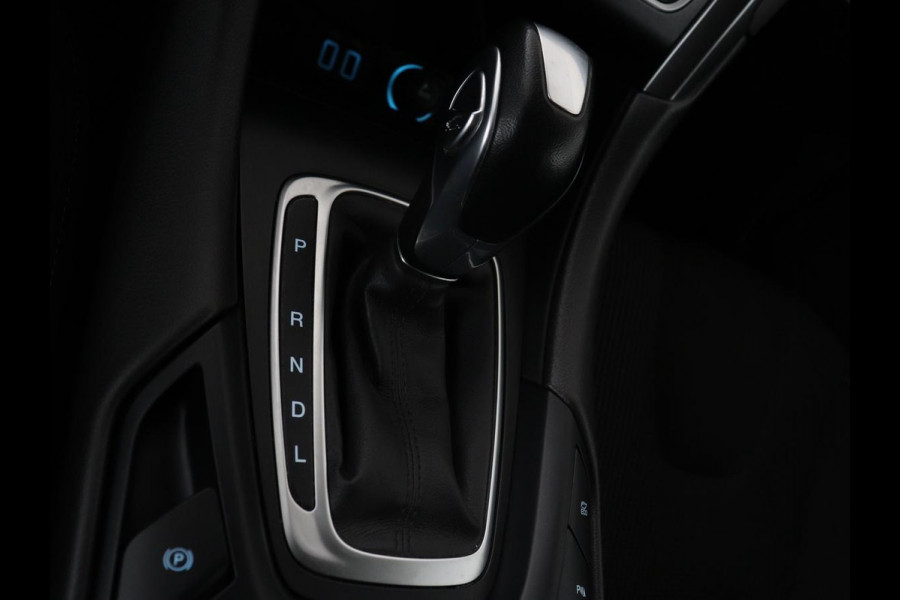 Ford Mondeo 2.0 IVCT HEV Titanium | Stoelverwarming | Carplay | Keyless | Navigatie | Climate control | Parkeerhulp | Cruise control | Bluetooth | DAB | Verwarmde voorruit