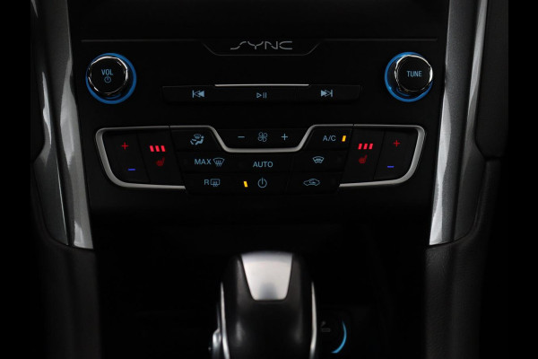Ford Mondeo 2.0 IVCT HEV Titanium | Stoelverwarming | Carplay | Keyless | Navigatie | Climate control | Parkeerhulp | Cruise control | Bluetooth | DAB | Verwarmde voorruit
