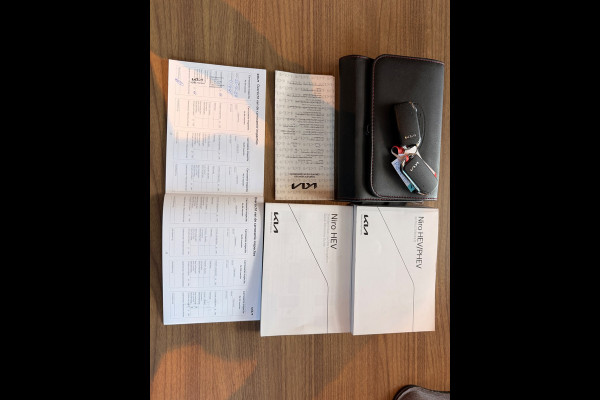 Kia Niro 1.6 GDi Hybrid ExecutiveLine Pano-Schuifdak Leer Navi Camera Led-Xenon