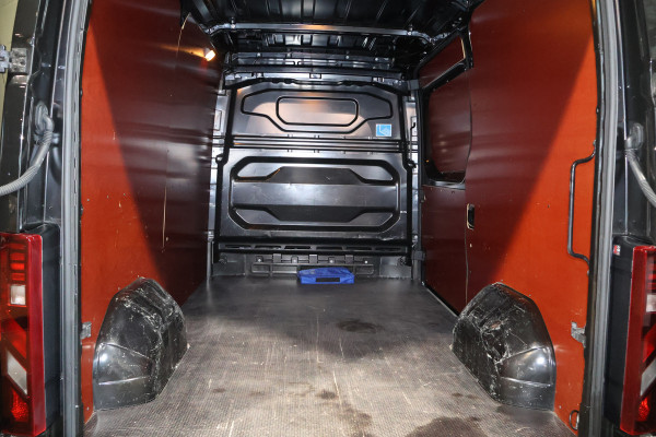 Renault Master 2.0 dCi 170pk L2 H2 Airco Navigatie Camera Imperiaal