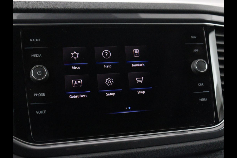 Volkswagen T-Roc 1.5 TSI Sport | Trekhaak | Virtual Cockpit | Carplay | Full LED | Adaptive cruise | Navigatie | Climate control | Parkeerhulp | Bluetooth | 17'' | Getint glas