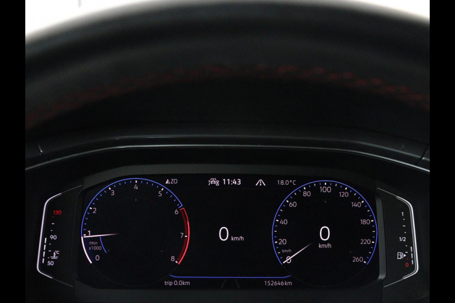 Volkswagen T-Roc 1.5 TSI Sport | Trekhaak | Virtual Cockpit | Carplay | Full LED | Adaptive cruise | Navigatie | Climate control | Parkeerhulp | Bluetooth | 17'' | Getint glas