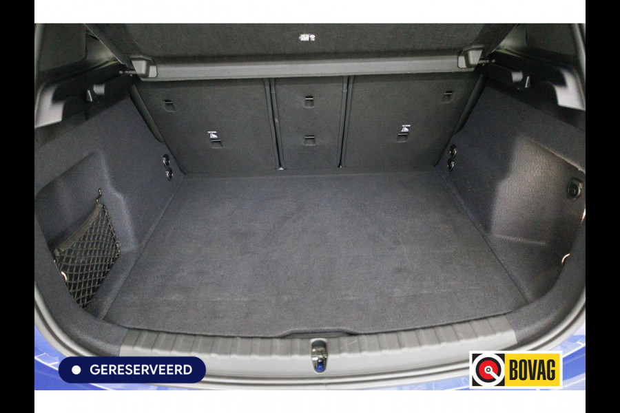 BMW 2 Serie Active Tourer 218i M-Sport automaat | 19 inch Individual Panoramadak | Harman Kardon | HUD Adaptive cruise, 360 Camera, PDC V+A,  El.verstelbare stoel met geheugen, Elektrische achterklep, Keyless