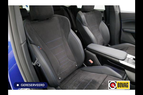 BMW 2 Serie Active Tourer 218i M-Sport automaat | 19 inch Individual Panoramadak | Harman Kardon | HUD Adaptive cruise, 360 Camera, PDC V+A,  El.verstelbare stoel met geheugen, Elektrische achterklep, Keyless