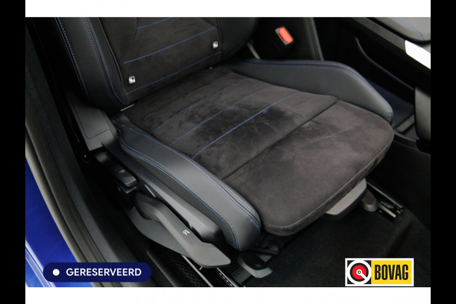 BMW 2 Serie Active Tourer 218i M-Sport automaat | 19 inch Individual Panoramadak | Harman Kardon | HUD Adaptive cruise, 360 Camera, PDC V+A,  El.verstelbare stoel met geheugen, Elektrische achterklep, Keyless