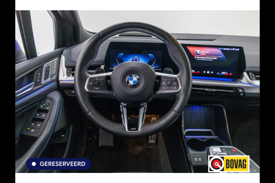 BMW 2 Serie Active Tourer 218i M-Sport automaat | 19 inch Individual Panoramadak | Harman Kardon | HUD Adaptive cruise, 360 Camera, PDC V+A,  El.verstelbare stoel met geheugen, Elektrische achterklep, Keyless