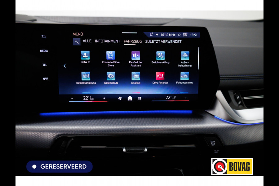 BMW 2 Serie Active Tourer 218i M-Sport automaat | 19 inch Individual Panoramadak | Harman Kardon | HUD Adaptive cruise, 360 Camera, PDC V+A,  El.verstelbare stoel met geheugen, Elektrische achterklep, Keyless