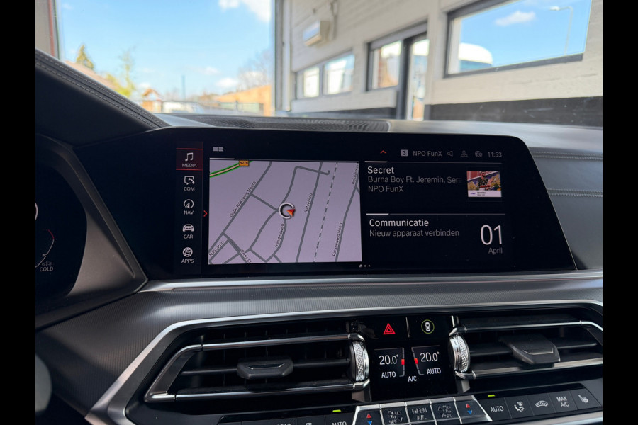 BMW X5 XDrive40i High Executive | H&K | Luchtvering | 21 inch | Multicontour stoelen | HUD | Luchtvering
