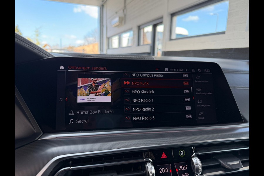 BMW X5 XDrive40i High Executive | H&K | Luchtvering | 21 inch | Multicontour stoelen | HUD | Luchtvering