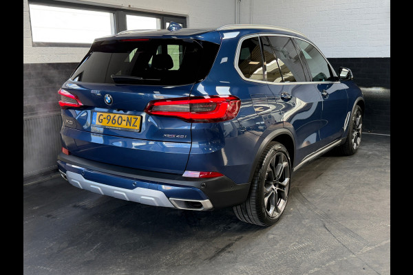 BMW X5 XDrive40i High Executive | H&K | Luchtvering | 21 inch | Multicontour stoelen | HUD | Luchtvering