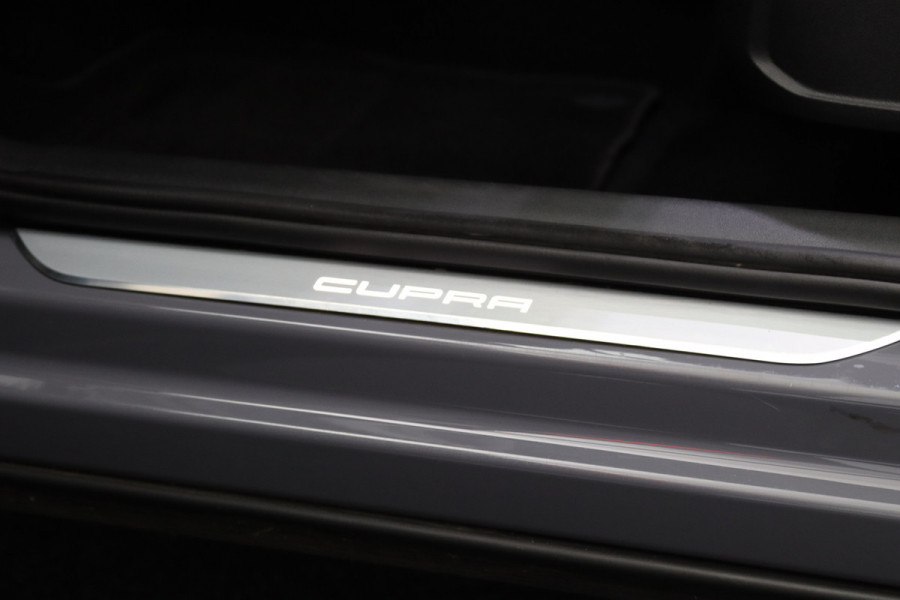 CUPRA Formentor 1.4 e-Hybrid VZ 245 PK Copper Edition PHEV, Stuur-Startknop, Winterpakket, Carplay.