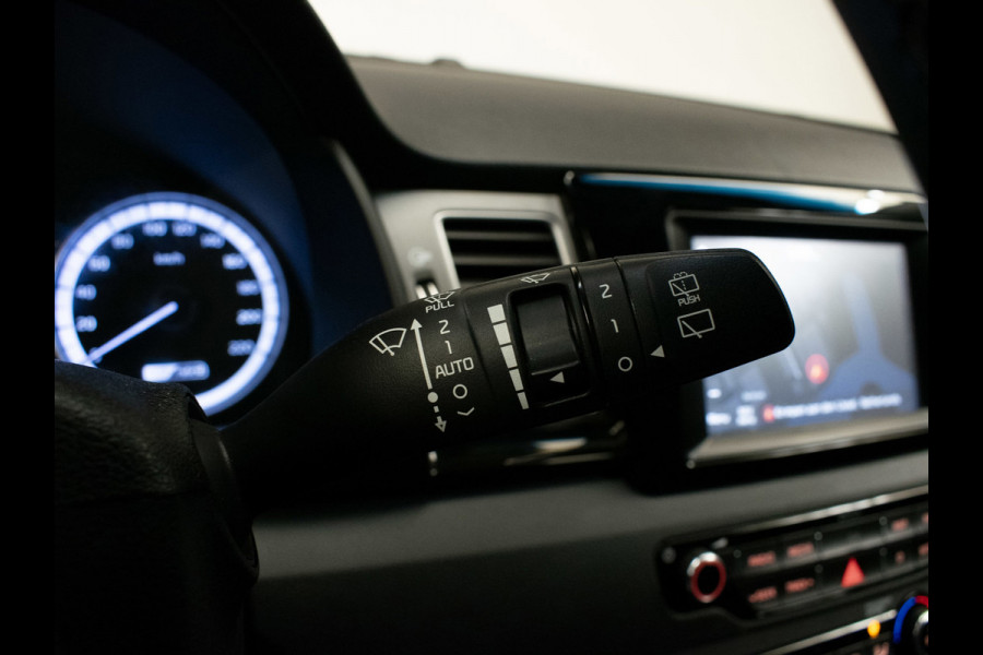 Kia Niro 1.6 GDi Hybrid DynamicLine Sport (APPLE CARPLAY,NAVI,CAMERA,PDC,CLIMATE,CRUISE,GETINT,LED,SPORTSTOELEN,NETTE STAAT)