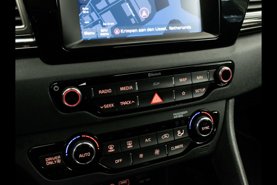 Kia Niro 1.6 GDi Hybrid DynamicLine Sport (APPLE CARPLAY,NAVI,CAMERA,PDC,CLIMATE,CRUISE,GETINT,LED,SPORTSTOELEN,NETTE STAAT)