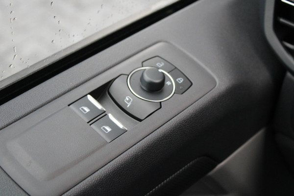 Ford E-Transit Custom 340 L2H1 Limited 65 kWh 218pk - LED - 360 Camera - B&O - ACC - Navi - Stoel/Stuurverwarming - Rijklaar