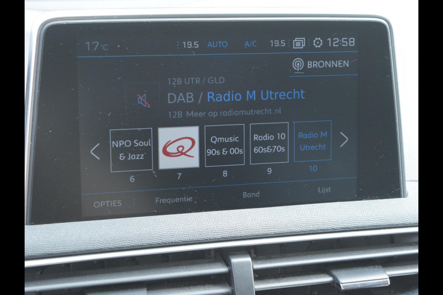 Peugeot 3008 1.6 PureTech Blue Lease Premium | TREKHAAK | PARKEERSENSOREN MET CAMERA | EL. VERSTELBARE STOEL | SCHUIF / KANTELDAK