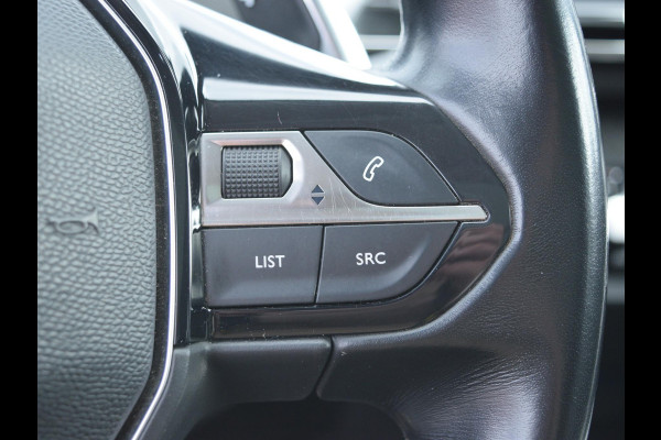 Peugeot 3008 1.6 PureTech Blue Lease Premium | TREKHAAK | PARKEERSENSOREN MET CAMERA | EL. VERSTELBARE STOEL | SCHUIF / KANTELDAK