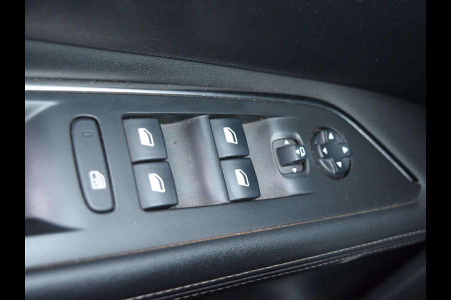 Peugeot 3008 1.6 PureTech Blue Lease Premium | TREKHAAK | PARKEERSENSOREN MET CAMERA | EL. VERSTELBARE STOEL | SCHUIF / KANTELDAK