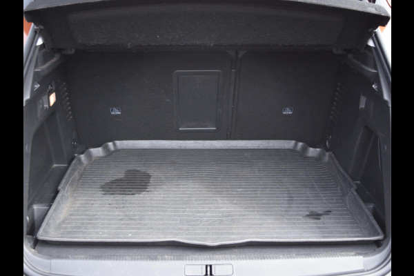 Peugeot 3008 1.6 PureTech Blue Lease Premium | TREKHAAK | PARKEERSENSOREN MET CAMERA | EL. VERSTELBARE STOEL | SCHUIF / KANTELDAK