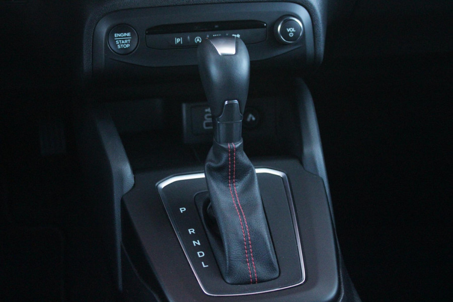 Ford FOCUS Wagon 1.0 155PK AUTOMAAT Hybrid ST LINE | ALL SEASON BANDEN | NAVIGATIE | DRAADLOZE APPLE CARPLAY/ANDROID AUTO | ADAPTIVE CRUISE CONTROL | LANE ASSIST | DODEHOEK DETECTIE | PARKEERSENSOREN VOOR + ACHTER | ACHTERUITRIJ CAMERA | LICHTMETALEN VELGEN 17" | DAB+ RADIO |