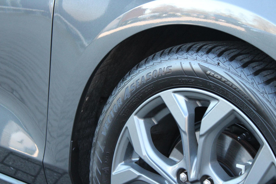 Ford FOCUS Wagon 1.0 155PK AUTOMAAT Hybrid ST LINE | ALL SEASON BANDEN | NAVIGATIE | DRAADLOZE APPLE CARPLAY/ANDROID AUTO | ADAPTIVE CRUISE CONTROL | LANE ASSIST | DODEHOEK DETECTIE | PARKEERSENSOREN VOOR + ACHTER | ACHTERUITRIJ CAMERA | LICHTMETALEN VELGEN 17" | DAB+ RADIO |