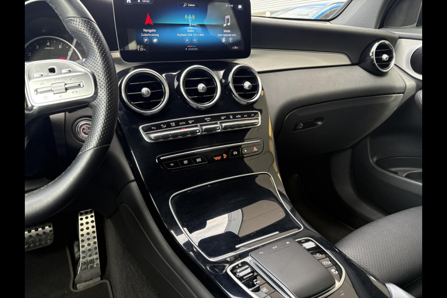 Mercedes-Benz GLC Coupé 300e 4MATIC Business Solution AMG | PHEV | Stoelverwarming | Leer | Camera |
