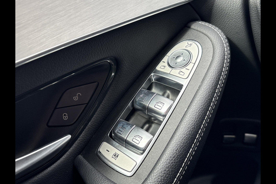 Mercedes-Benz GLC Coupé 300e 4MATIC Business Solution AMG | PHEV | Stoelverwarming | Leer | Camera |