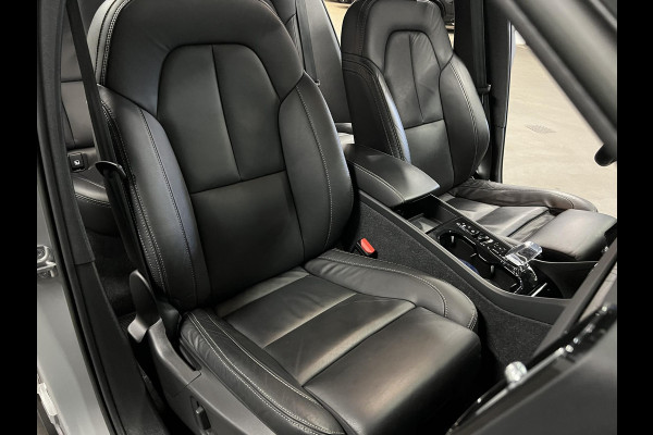 Volvo XC40 1.5 T5 Plug-in hybrid Ultimate Dark Adapt. cruise | Open dak | 360 camera | Stuur-/stoelverwarming | Harman Kardon | Memory | Leder