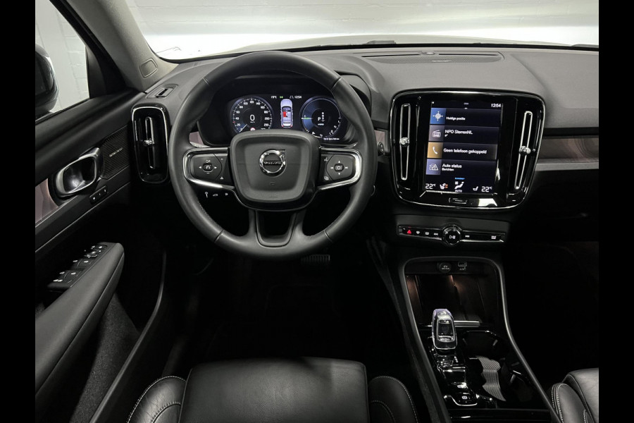 Volvo XC40 1.5 T5 Plug-in hybrid Ultimate Dark Adapt. cruise | Open dak | 360 camera | Stuur-/stoelverwarming | Harman Kardon | Memory | Leder