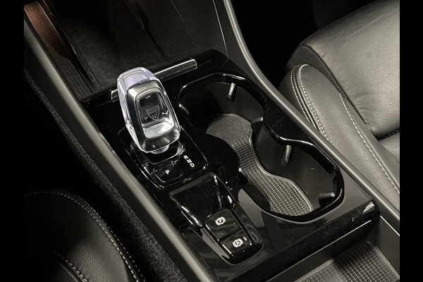 Volvo XC40 1.5 T5 Plug-in hybrid Ultimate Dark Adapt. cruise | Open dak | 360 camera | Stuur-/stoelverwarming | Harman Kardon | Memory | Leder