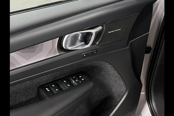 Volvo XC40 1.5 T5 Plug-in hybrid Ultimate Dark Adapt. cruise | Open dak | 360 camera | Stuur-/stoelverwarming | Harman Kardon | Memory | Leder