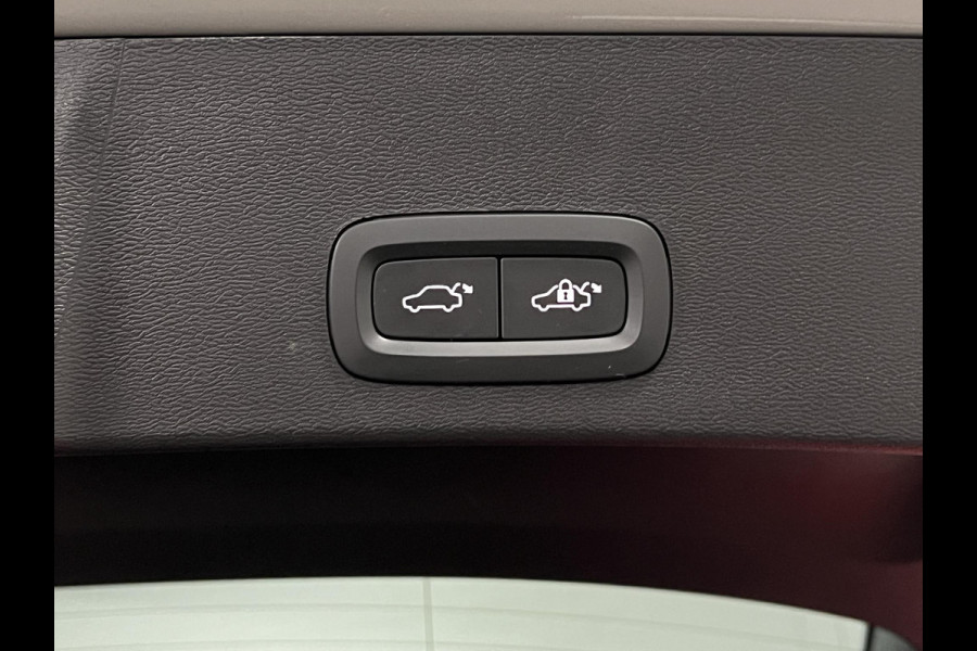 Volvo XC40 1.5 T5 Plug-in hybrid Ultimate Dark Adapt. cruise | Open dak | 360 camera | Stuur-/stoelverwarming | Harman Kardon | Memory | Leder