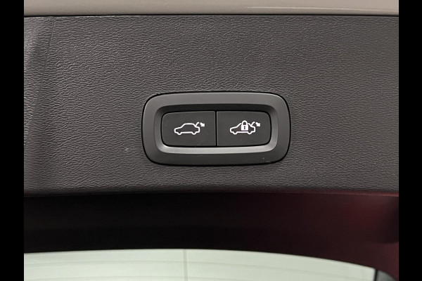 Volvo XC40 1.5 T5 Plug-in hybrid Ultimate Dark Adapt. cruise | Open dak | 360 camera | Stuur-/stoelverwarming | Harman Kardon | Memory | Leder